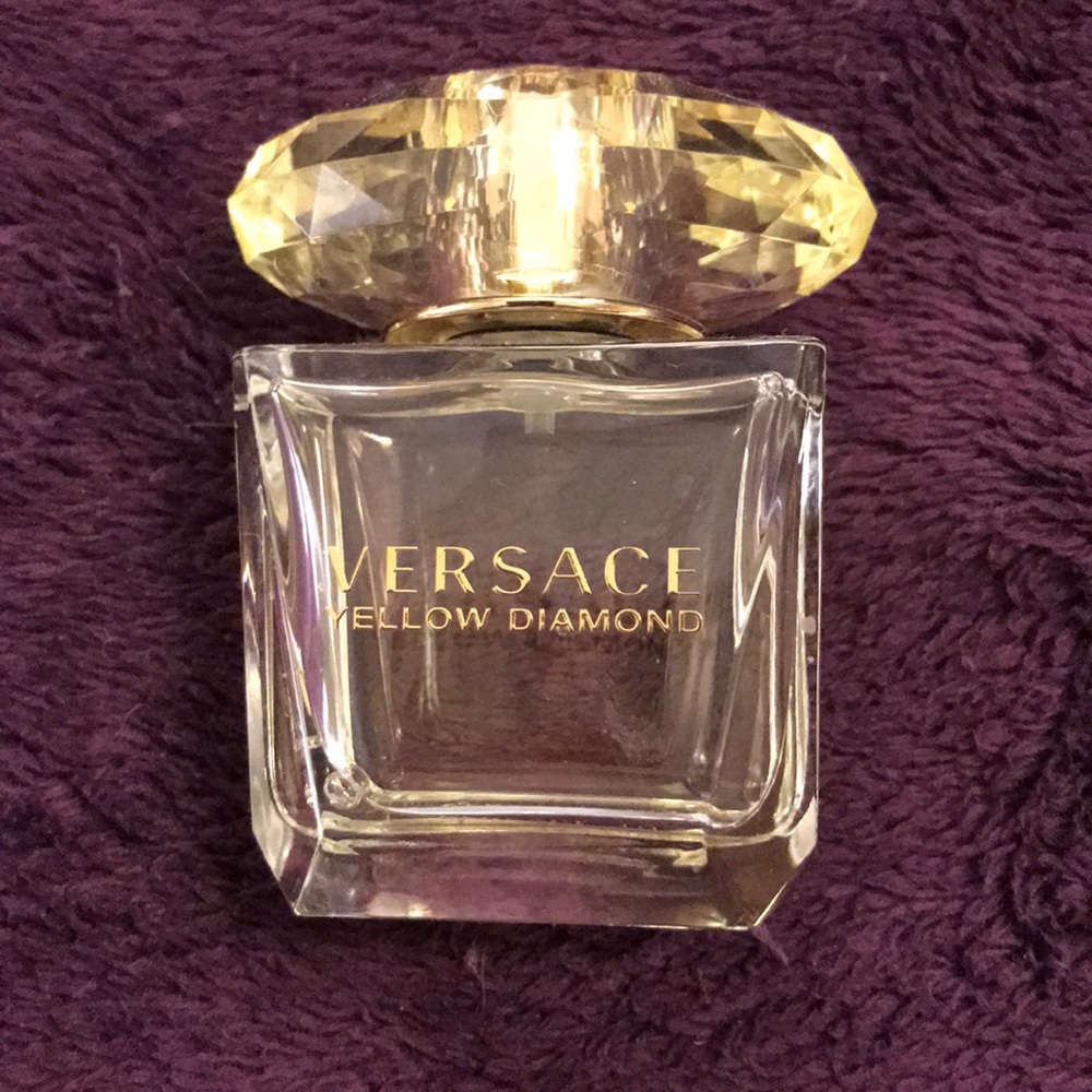 % authentic Versace Yellow Diamond